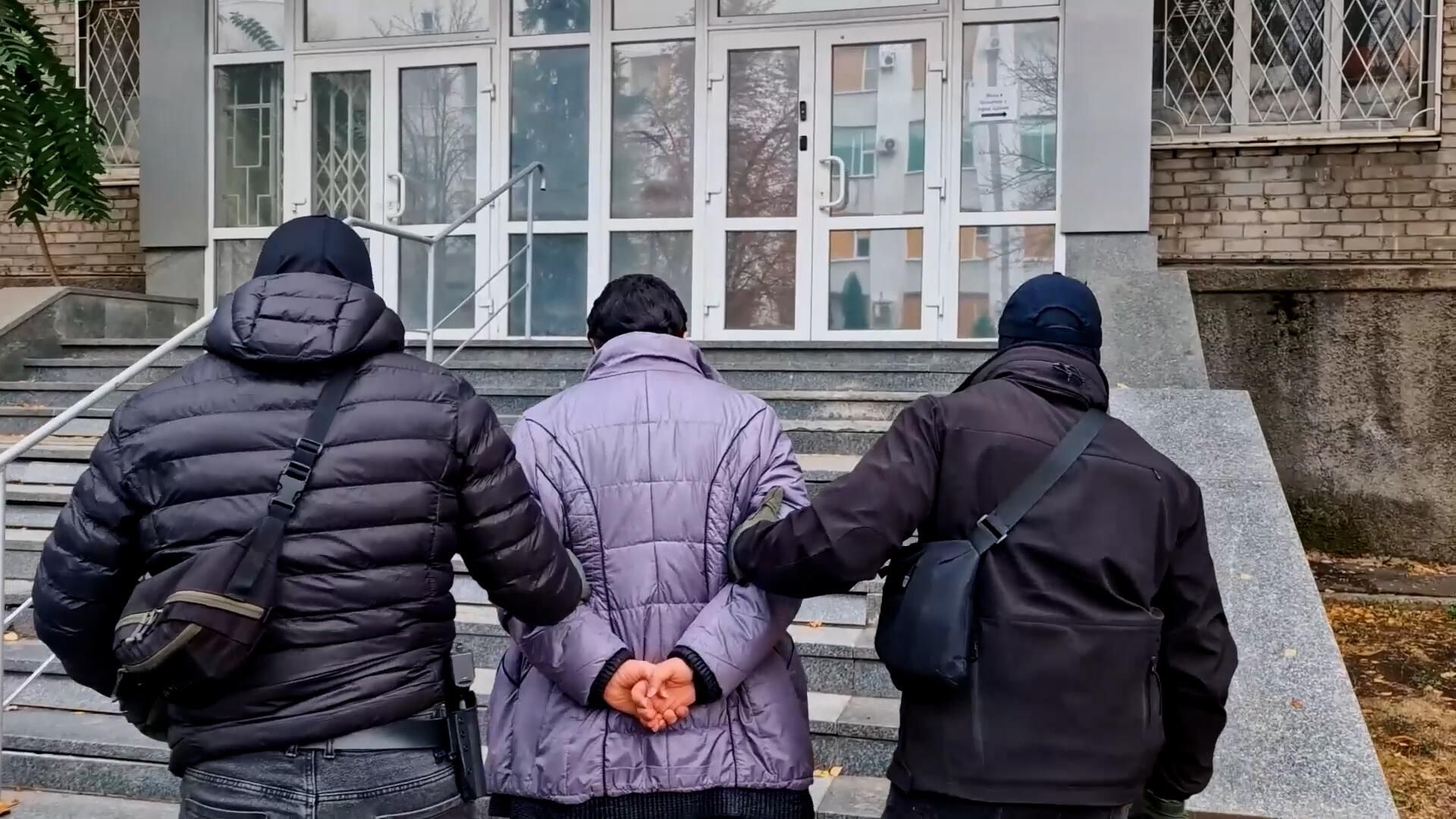Задержание жительницы Мариуполя за призывы к терроризму и экстремизму Задержание жительницы Мариуполя за призывы к терроризму и экстремизму - РИА Новости, 1920, 14.01.2025