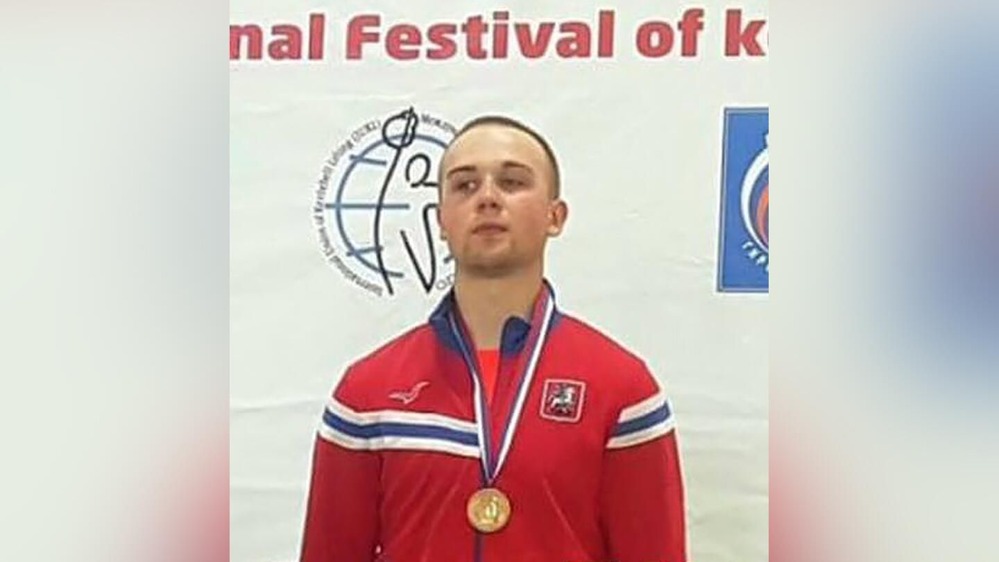 Чемпион России по гиревому спорту Владимир Фещенко Чемпион России по гиревому спорту Владимир Фещенко - РИА Новости, 1920, 14.01.2025