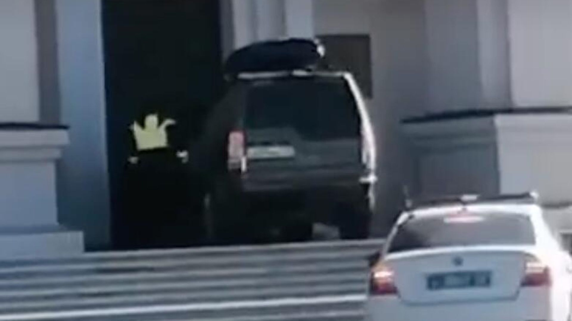 Водитель на угнанном автомобиле пытался въехать в храм во Владивостоке  - РИА Новости, 1920, 15.01.2025