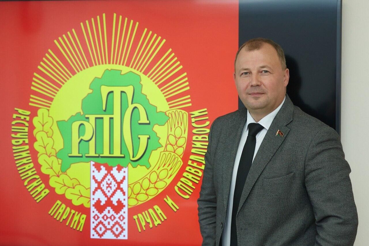 Председатель Республиканской партии труда и справедливости Александр Хижняк Председатель Республиканской партии труда и справедливости Александр Хижняк - РИА Новости, 1920, 15.01.2025