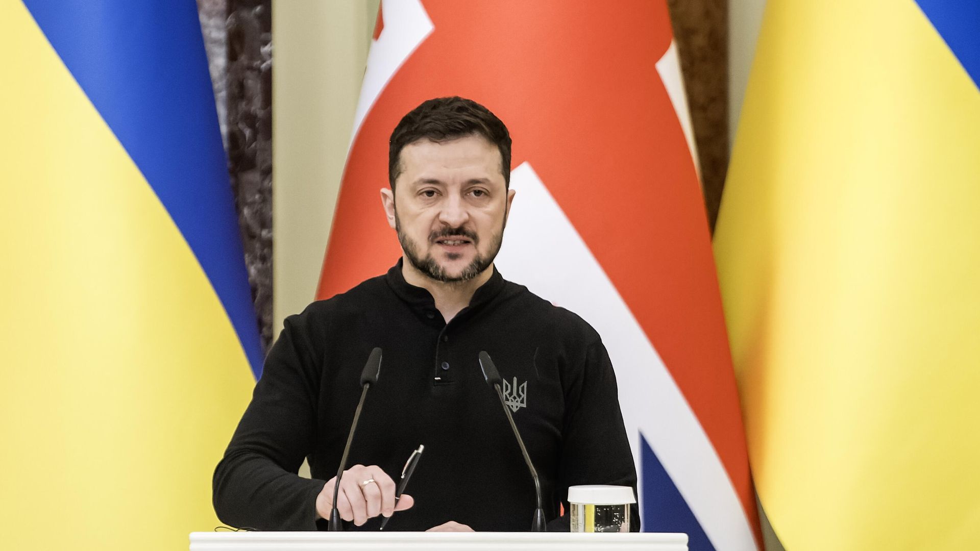 Владимир Зеленский во время пресс-конференции с Киром Стармером в Киеве. 16 января 2025 Владимир Зеленский во время пресс-конференции с Киром Стармером в Киеве. 16 января 2025 - РИА Новости, 1920, 16.01.2025