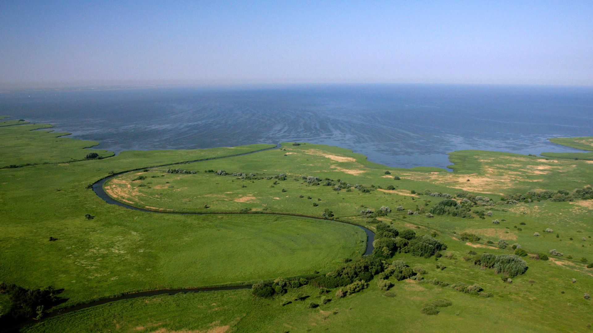 Берег Азовского моря Берег Азовского моря - РИА Новости, 1920, 15.09.2026