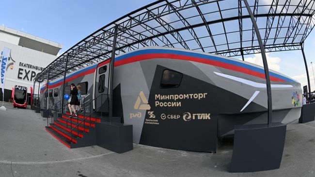 Полноразмерный макет сверхскоростного поезда для ВСМ