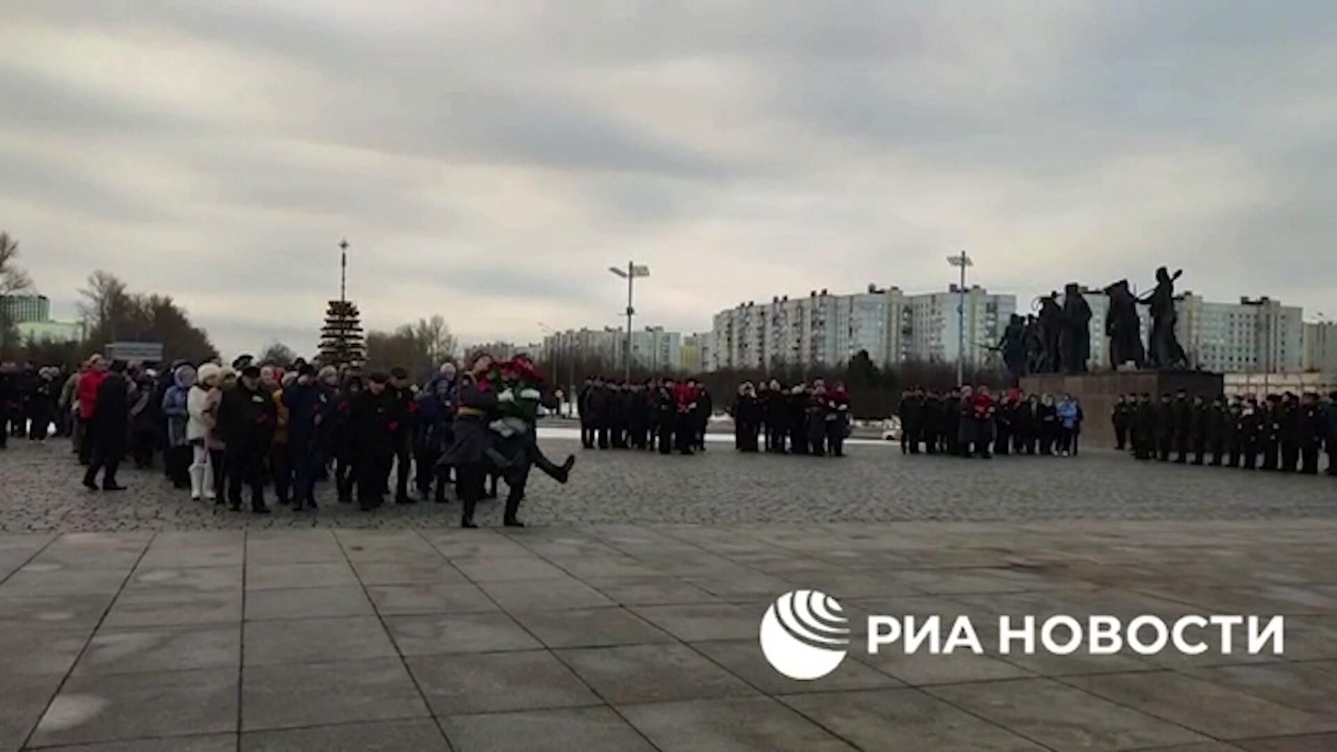 Церемония возложения цветов и венков в день 82-й годовщины прорыва блокады Ленинграда - РИА Новости, 1920, 18.01.2025