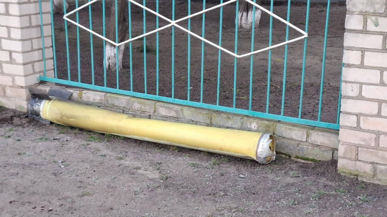 Фрагмент боеприпаса после удара ВСУ по селу Бехтеры Херсонской области Фрагмент боеприпаса после удара ВСУ по селу Бехтеры Херсонской области - РИА Новости, 1920, 20.01.2025