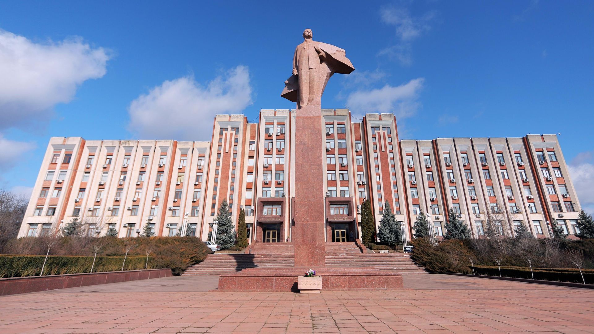 Здание Верховного совета и правительства Приднестровской Молдавской Республики в Тирасполе Здание Верховного совета и правительства Приднестровской Молдавской Республики в Тирасполе - РИА Новости, 1920, 07.08.2026