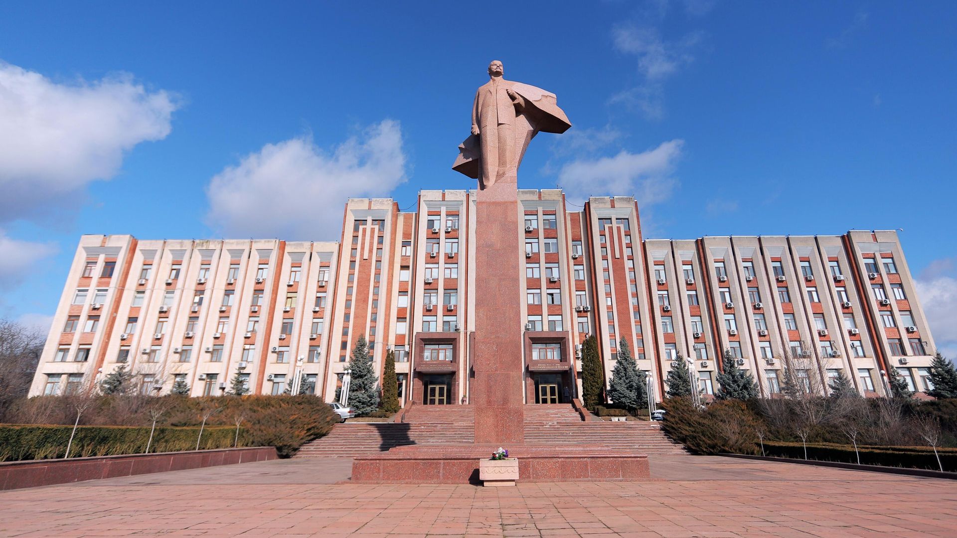 Здание Верховного совета и правительства Приднестровской Молдавской Республики в Тирасполе - РИА Новости, 1920, 03.07.2026