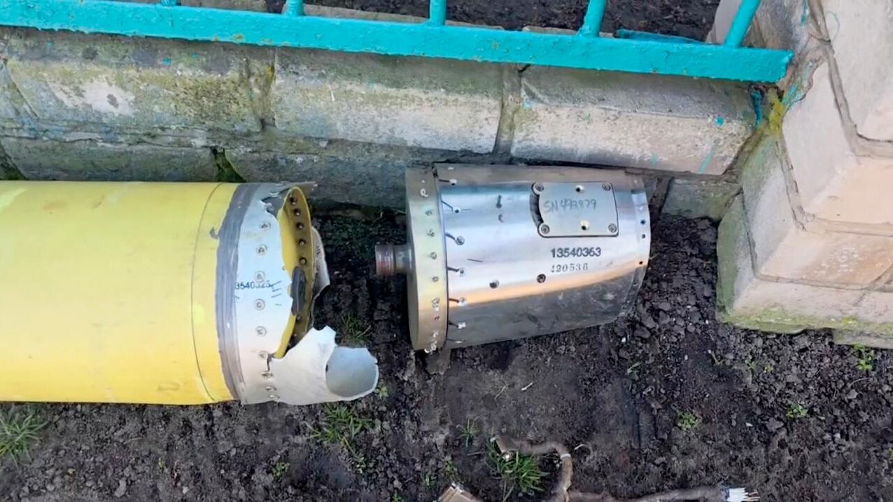 Фрагмент боеприпаса после удара ВСУ по селу Бехтеры Херсонской области Фрагмент боеприпаса после удара ВСУ по селу Бехтеры Херсонской области - РИА Новости, 1920, 21.01.2025