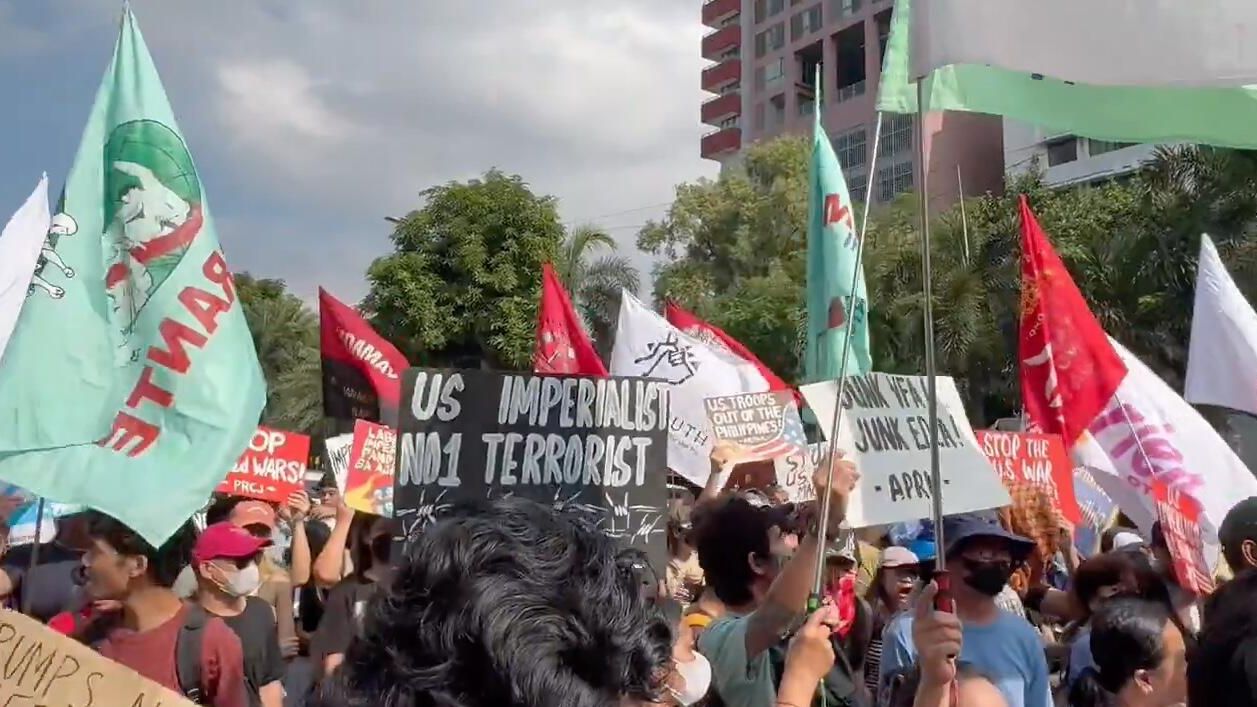 Акция против военной экспансии США на Филиппинах в день инаугурации избранного президента США Дональда Трампа в Маниле - РИА Новости, 1920, 20.01.2025
