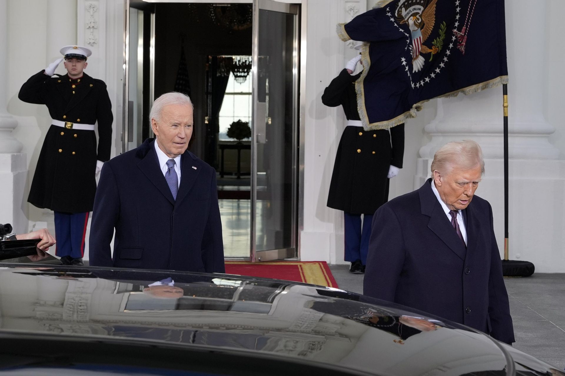 Дональд Трамп и Джо Байден направляются на церемонию инаугурации в Капитолий Дональд Трамп и Джо Байден направляются на церемонию инаугурации в Капитолий - РИА Новости, 1920, 27.01.2026