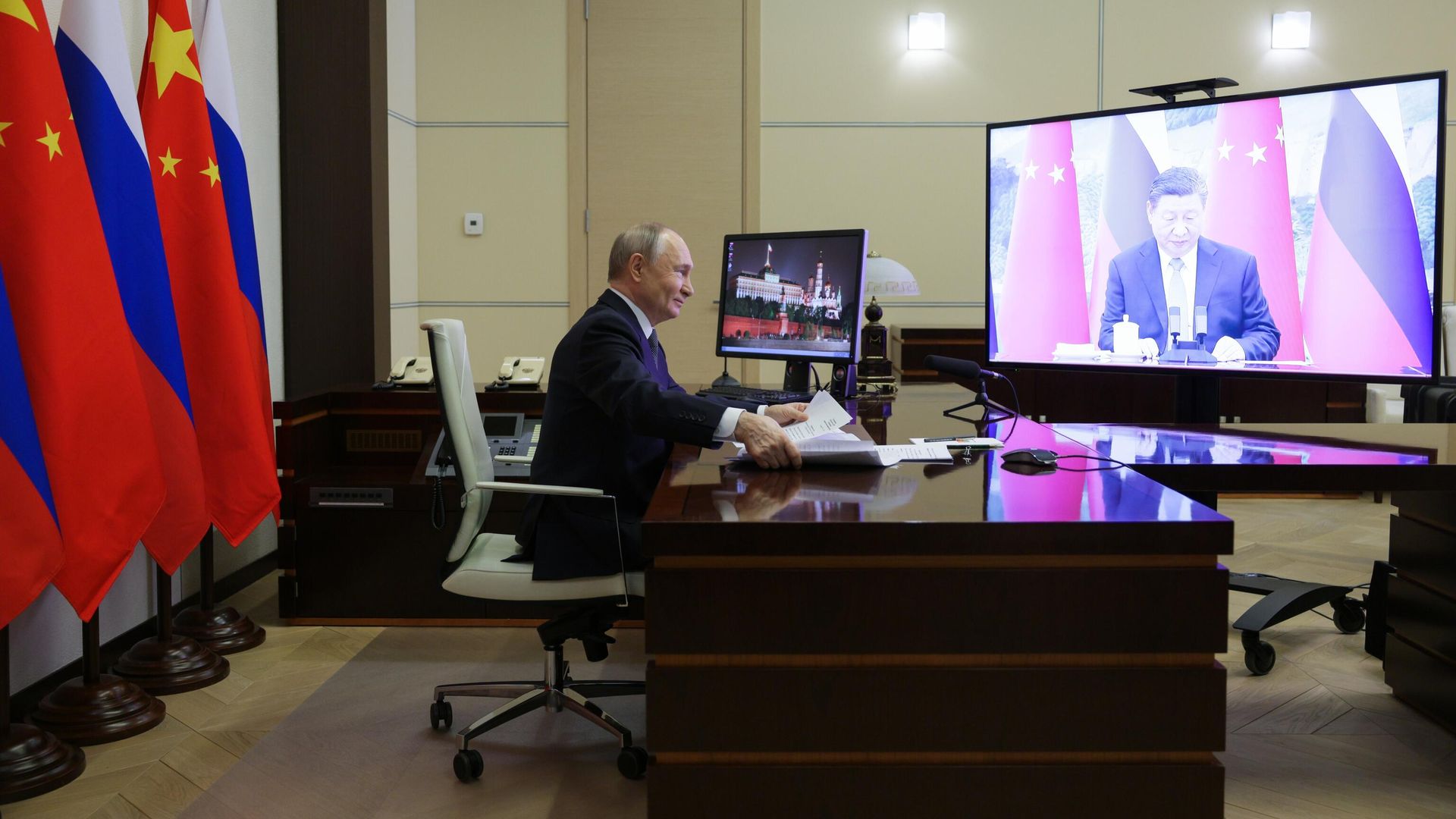 Президент Владимир Путин провел переговоры с председателем КНР Си Цзиньпином в формате видеоконференции - РИА Новости, 1920, 21.01.2025
