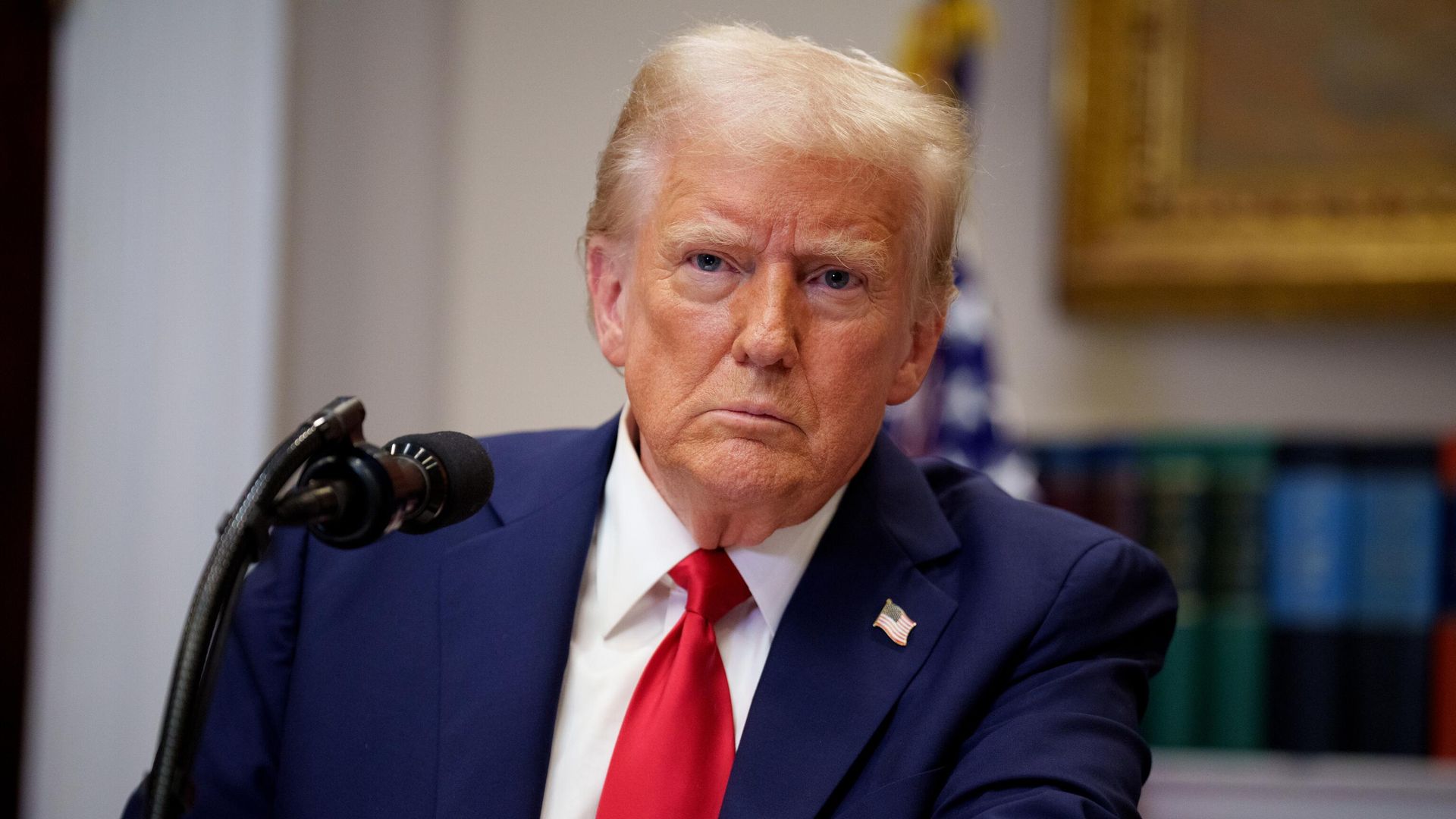 Президент США Дональд Трамп во время выступления в Белом доме Президент США Дональд Трамп во время выступления в Белом доме - РИА Новости, 1920, 22.01.2025