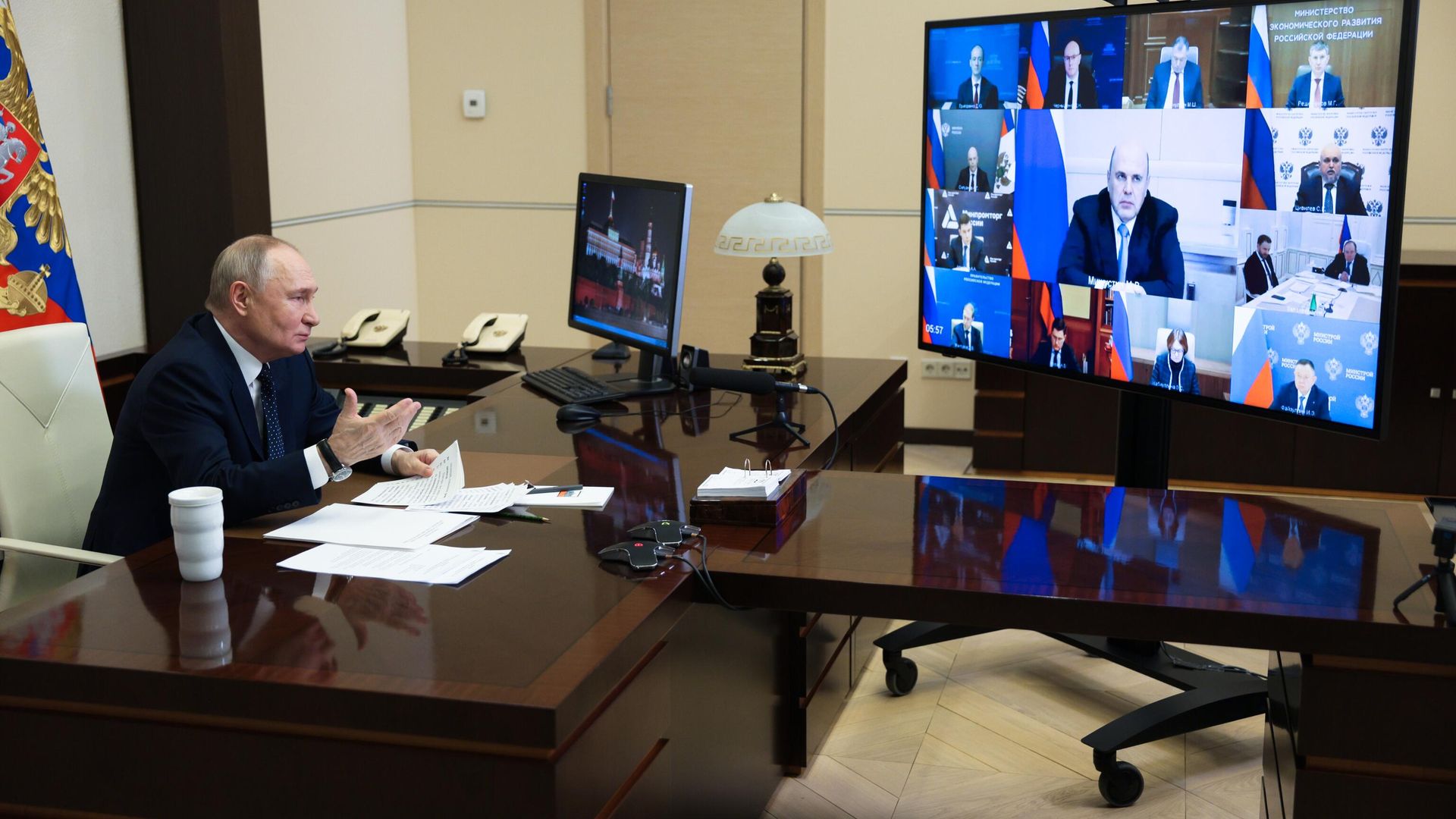 Президент РФ Владимир Путин в режиме видеоконференции проводит совещание по экономическим вопросам - РИА Новости, 1920, 23.01.2025
