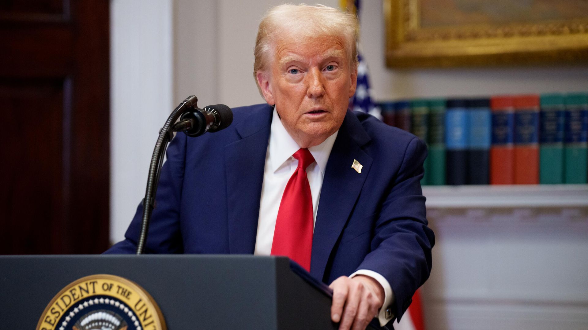 Президент США Дональд Трамп во время выступления в Белом доме Президент США Дональд Трамп во время выступления в Белом доме - РИА Новости, 1920, 23.01.2025