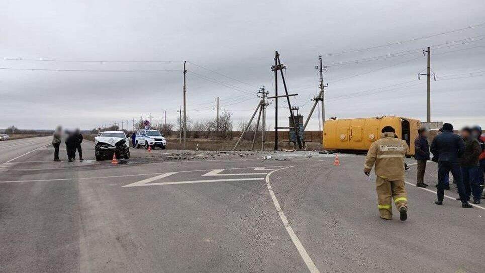 Место ДТП с участием школьного автобуса на трассе под Волгоградом Место ДТП с участием школьного автобуса на трассе под Волгоградом - РИА Новости, 1920, 23.01.2025