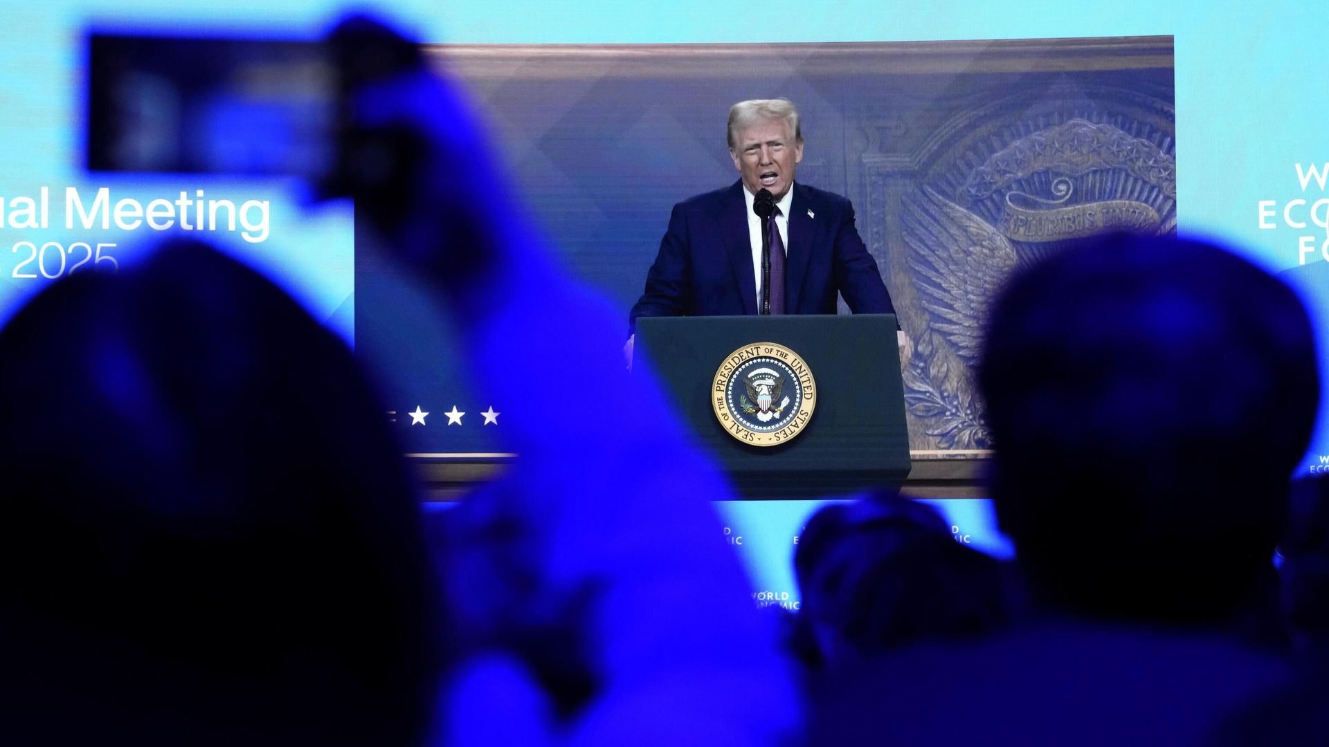 Дональд Трамп выступает дистанционно перед участниками Всемирного экономического форума в Давосе. 23 января 2025 года Дональд Трамп выступает дистанционно перед участниками Всемирного экономического форума в Давосе. 23 января 2025 года - РИА Новости, 1920, 23.01.2025