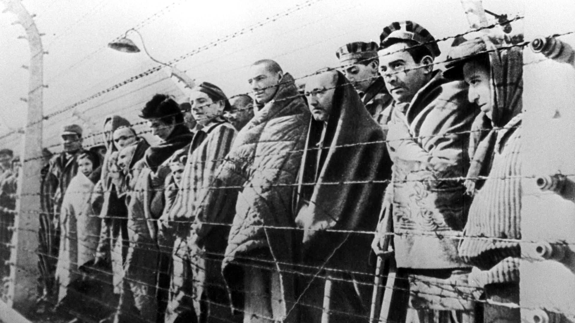 Узники концентрационного лагеря Освенцим, освобожденные войсками Красной Армии в январе 1945 года Узники концентрационного лагеря Освенцим, освобожденные войсками Красной Армии в январе 1945 года - РИА Новости, 1920, 27.01.2025