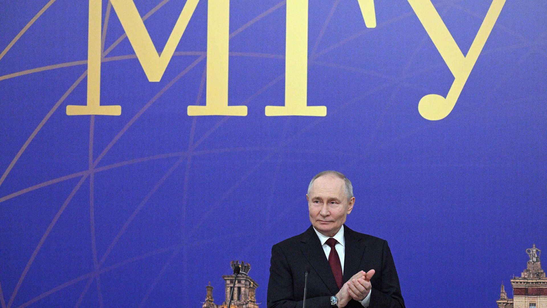 Президент РФ Владимир Путин во время посещения Московского государственного университета им. М. В. Ломоносова Президент РФ Владимир Путин во время посещения Московского государственного университета им. М. В. Ломоносова - РИА Новости, 1920, 24.01.2025