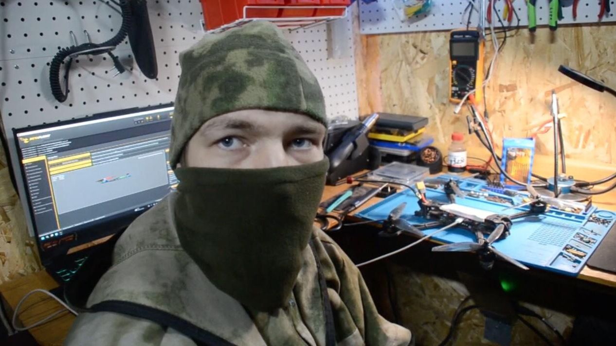 Специалисты 1430 гвардейского мотострелкового полка группировки Днепр Вооруженных сил России в полевых условиях взломали программное обеспечение БПЛА украинских боевиков Специалисты 1430 гвардейского мотострелкового полка группировки Днепр Вооруженных сил России в полевых условиях взломали программное обеспечение БПЛА украинских боевиков - РИА Новости, 1920, 28.01.2025