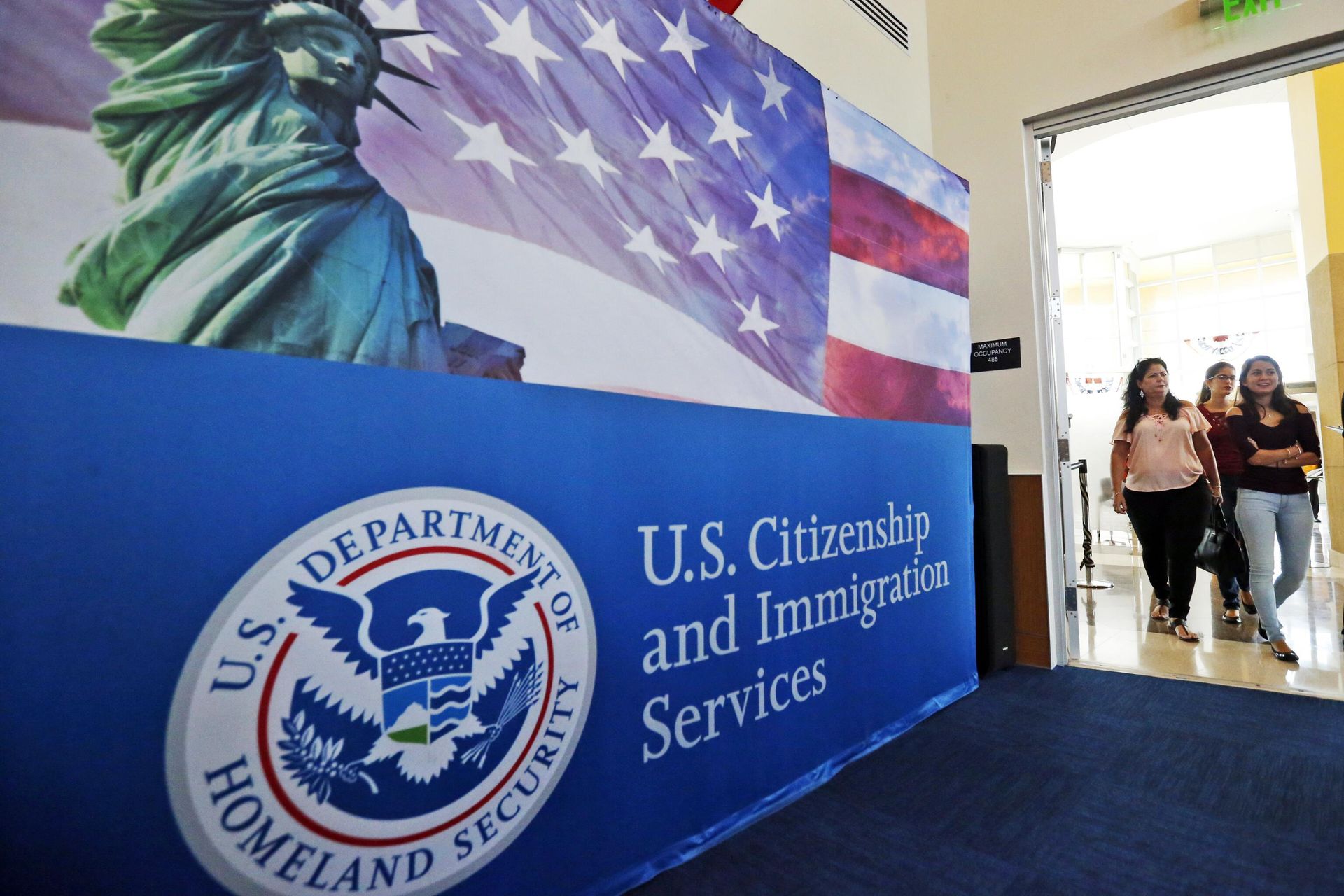 Офис Службы гражданства и иммиграции США Офис Службы гражданства и иммиграции США - РИА Новости, 1920, 28.01.2025