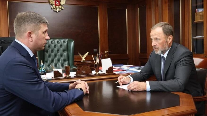 Участник программы Время героев Александр Тихонов и полпред в Приволжском федеральном округе Игорь
Комаров Участник программы Время героев Александр Тихонов и полпред в Приволжском федеральном округе Игорь
Комаров - РИА Новости, 1920, 28.01.2025