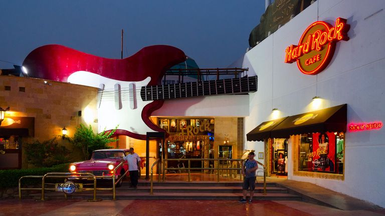 Hard Rock Cafe в Senzo Mall, Шарм-Эль-Шейх Hard Rock Cafe в Senzo Mall, Шарм-Эль-Шейх