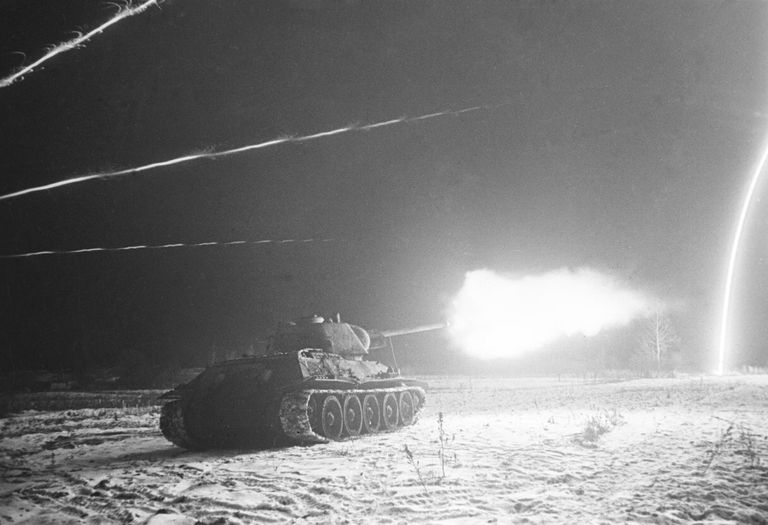 Ночная танковая атака