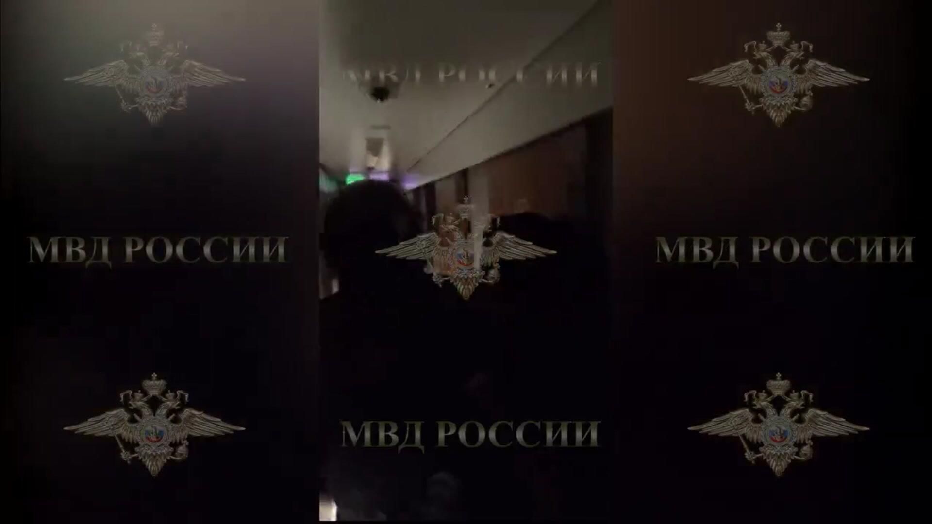 Задержание дебошира, напавшего с ножом на пассажиров поезда - РИА Новости, 1920, 31.01.2025