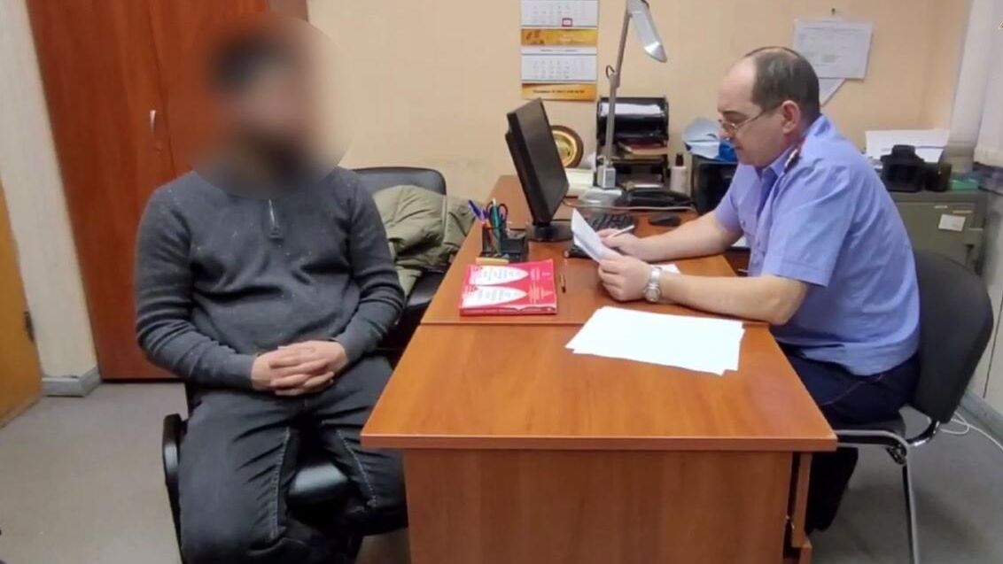 Правоохранители задержали владельца кафе Shaurma-kosmos в пермском Кунгуре, где отравились более 30 человек - РИА Новости, 1920, 31.01.2025