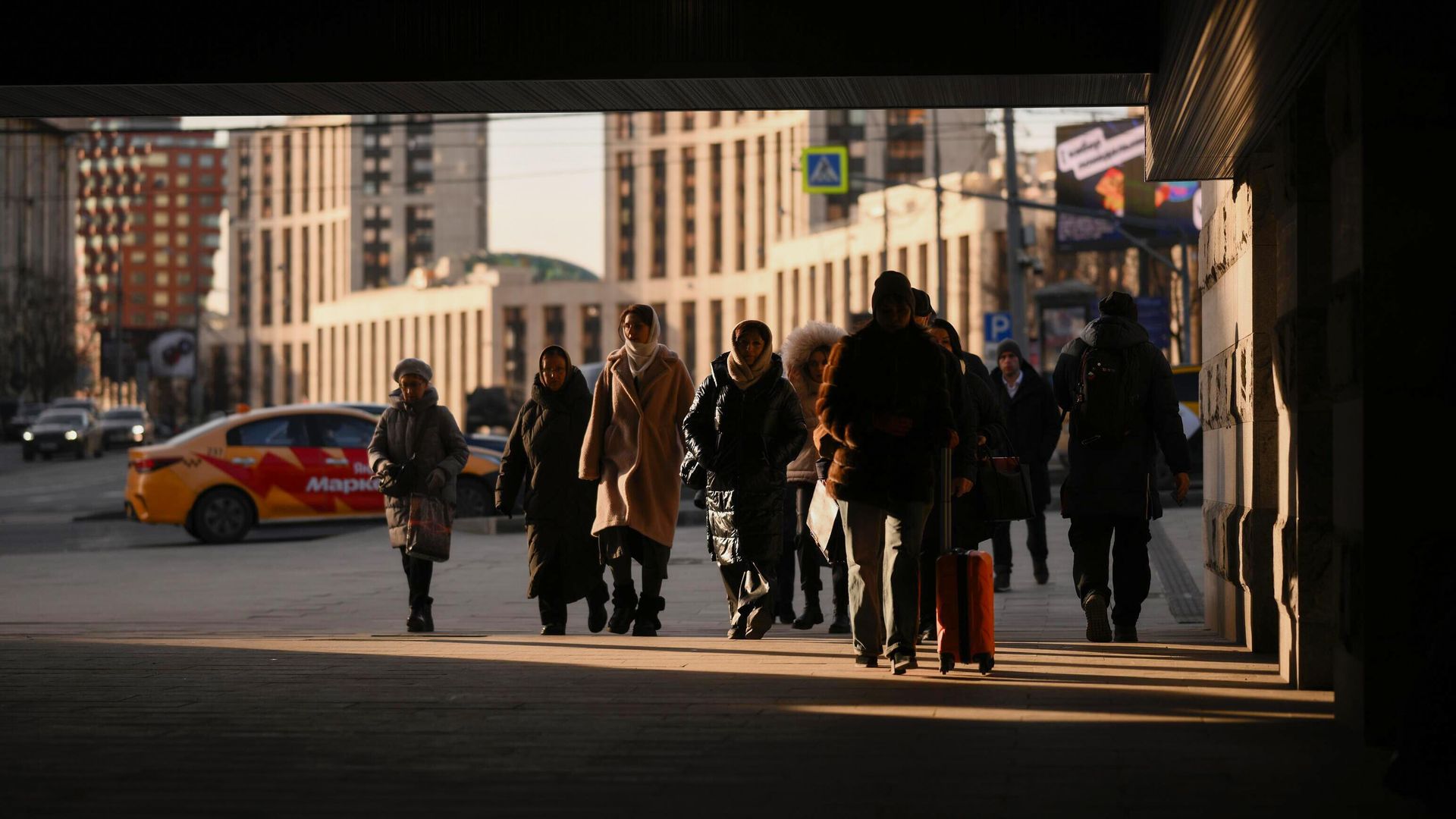 Прохожие на улице в Москве Прохожие на улице в Москве - РИА Новости, 1920, 26.01.2025