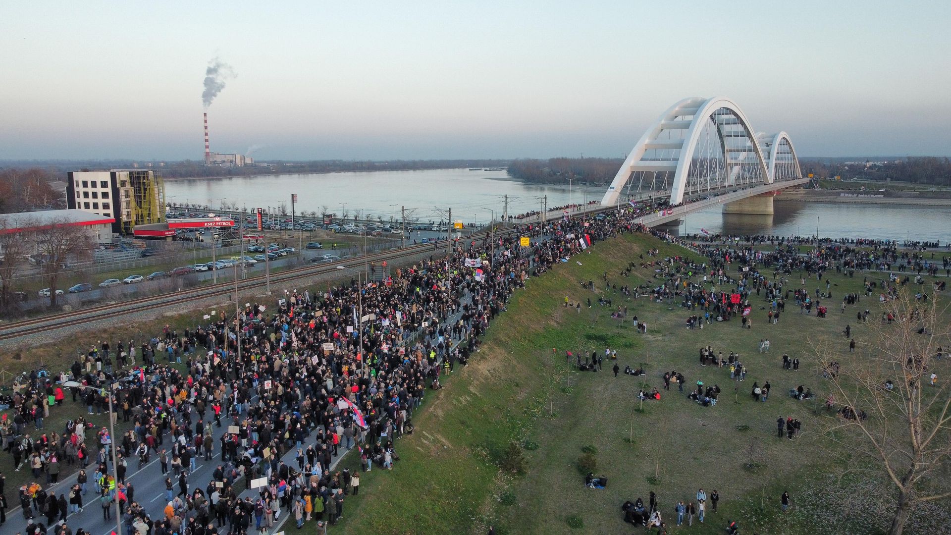 Акция протеста в Нови-Саде, Сербия. 1 февраля 2025 - РИА Новости, 1920, 01.02.2025