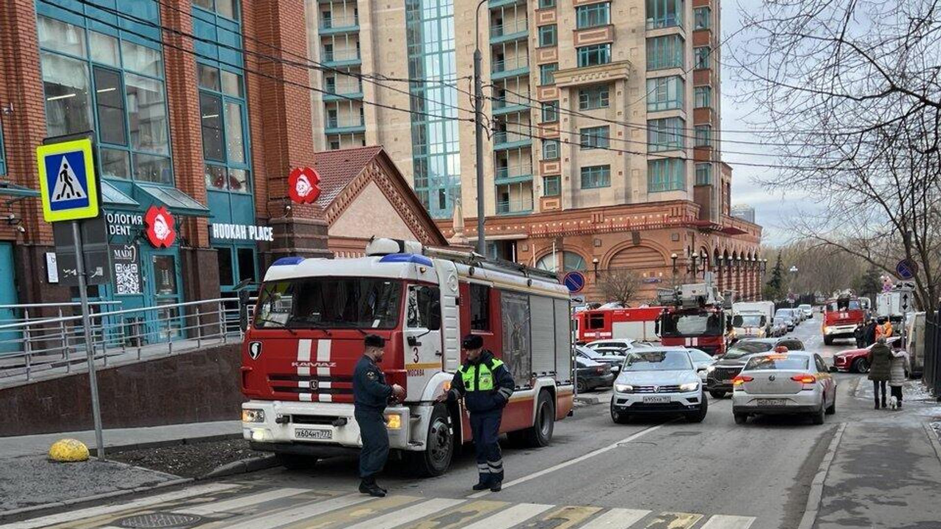 Обстановка в ЖК Алые паруса, где утром 3 февраля прогремел взрыв Обстановка в ЖК Алые паруса, где утром 3 февраля прогремел взрыв - РИА Новости, 1920, 03.02.2025