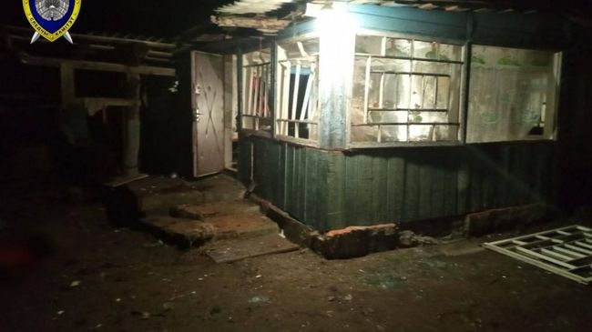 Последствия взрыва во дворе частного дома в Белоруссии 