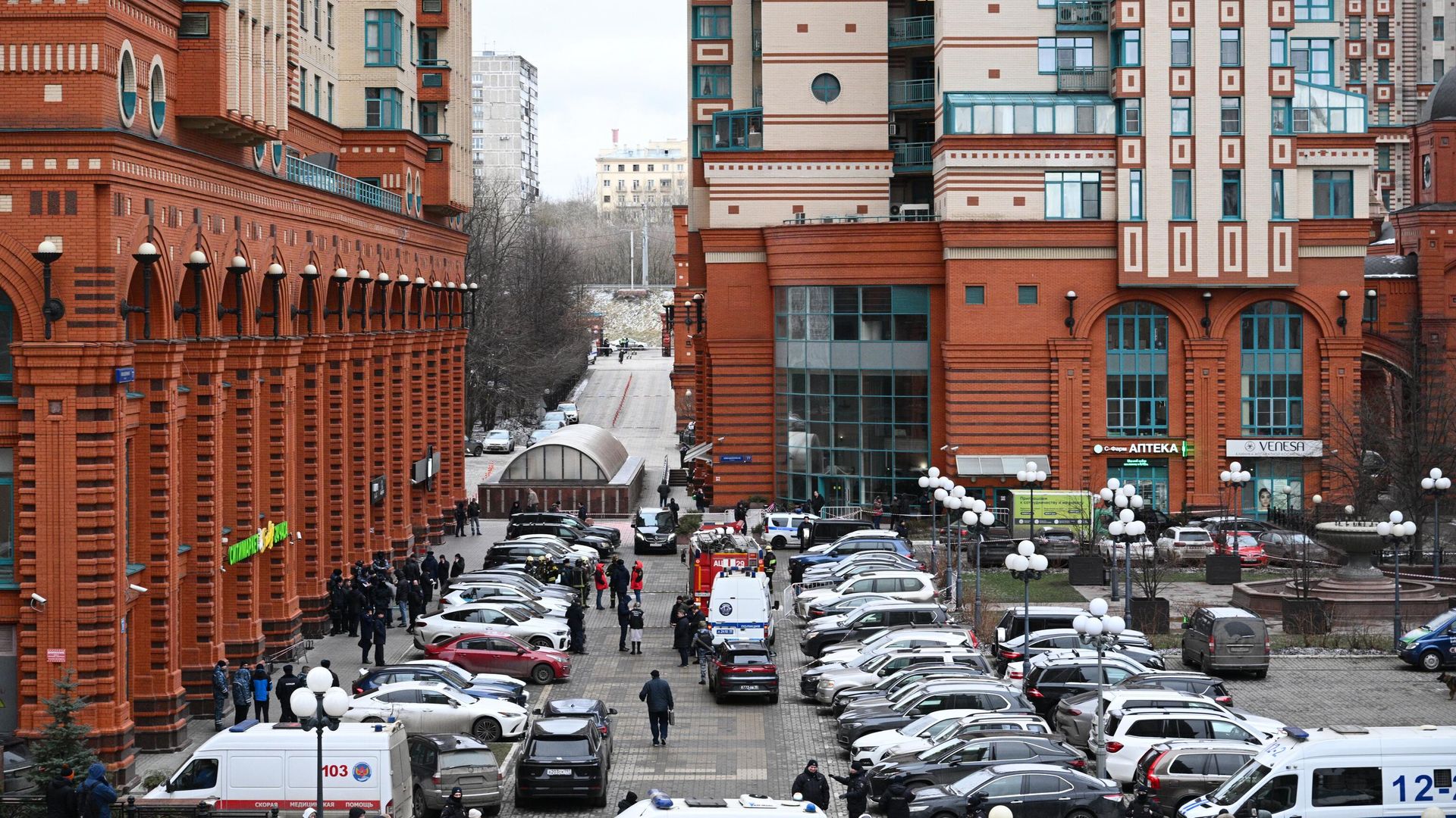 На месте взрыва в жилом комплексе Алые паруса на северо-западе Москвы На месте взрыва в жилом комплексе Алые паруса на северо-западе Москвы - РИА Новости, 1920, 04.02.2025