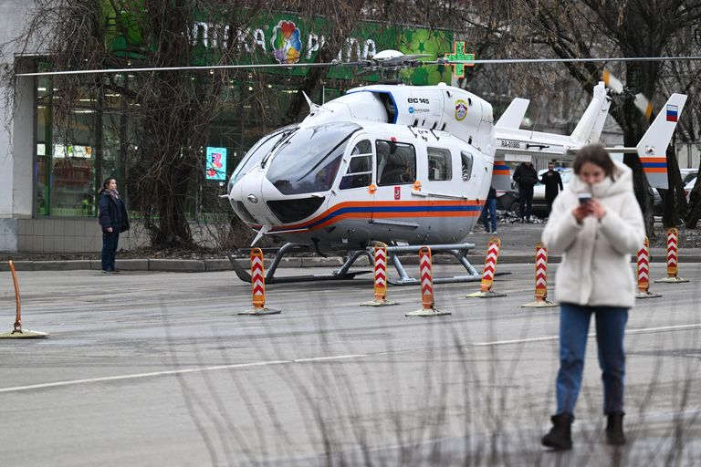 Вертолет спасательной службы МЧС РФ на месте взрыва в жилом комплексе Алые паруса на северо-западе Москвы Вертолет спасательной службы МЧС РФ на месте взрыва в жилом комплексе Алые паруса на северо-западе Москвы