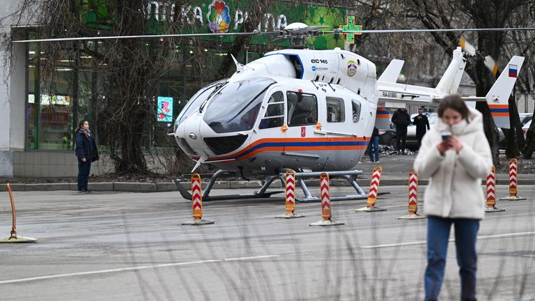 Вертолет спасательной службы МЧС РФ на месте взрыва в жилом комплексе Алые паруса на северо-западе Москвы Вертолет спасательной службы МЧС РФ на месте взрыва в жилом комплексе Алые паруса на северо-западе Москвы