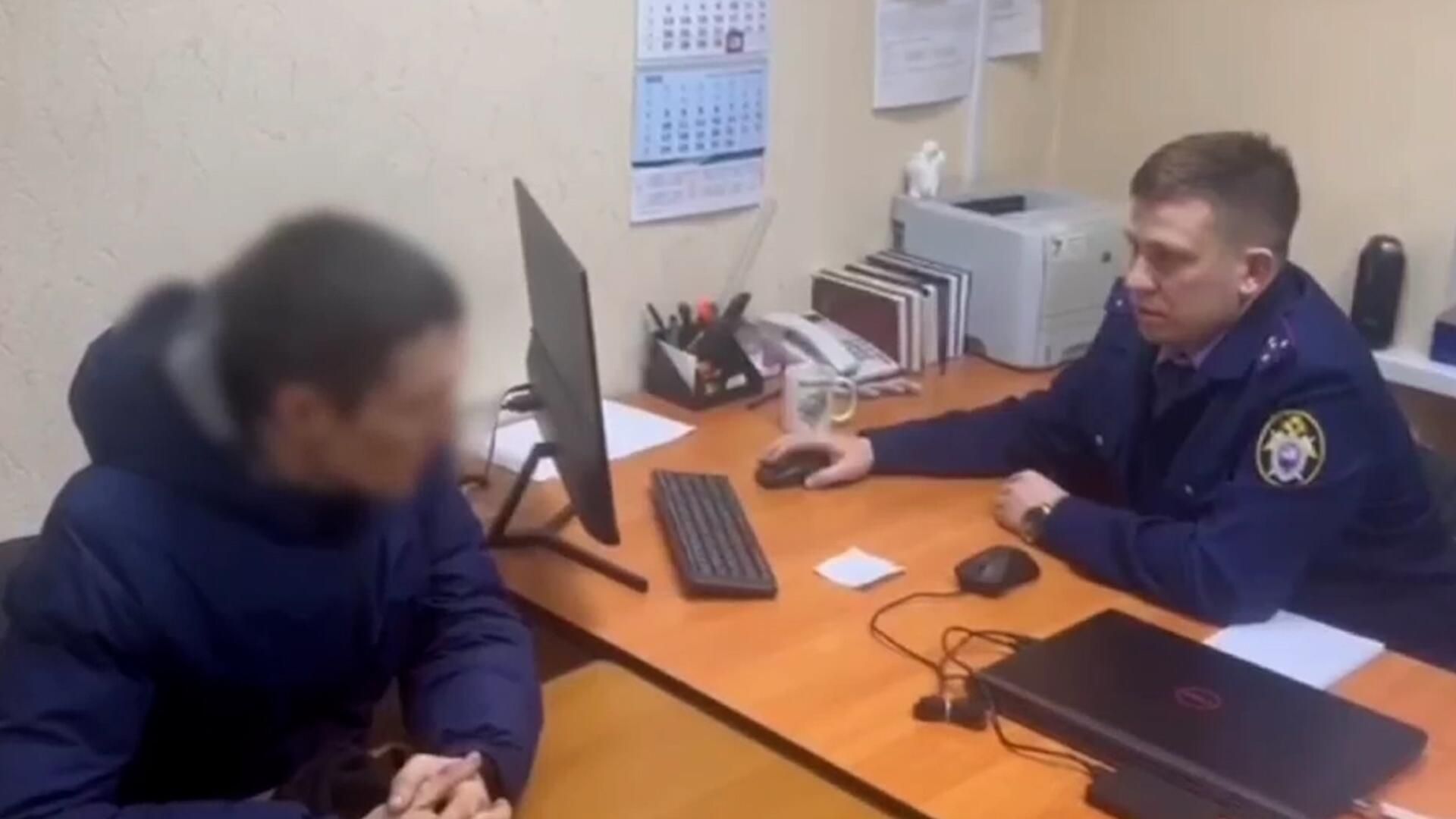 Допрос подозреваемого в убийстве семилетнего ребенка в Калининградской области Допрос подозреваемого в убийстве семилетнего ребенка в Калининградской области - РИА Новости, 1920, 04.02.2025