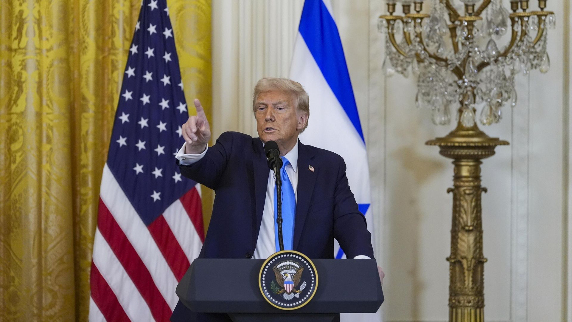 Президент США Дональд Трамп во время пресс-конференции по итогам встречи с премьер-министром Израиля Биньямином Нетаньяху в Белом доме Президент США Дональд Трамп во время пресс-конференции по итогам встречи с премьер-министром Израиля Биньямином Нетаньяху в Белом доме - РИА Новости, 1920, 05.02.2025