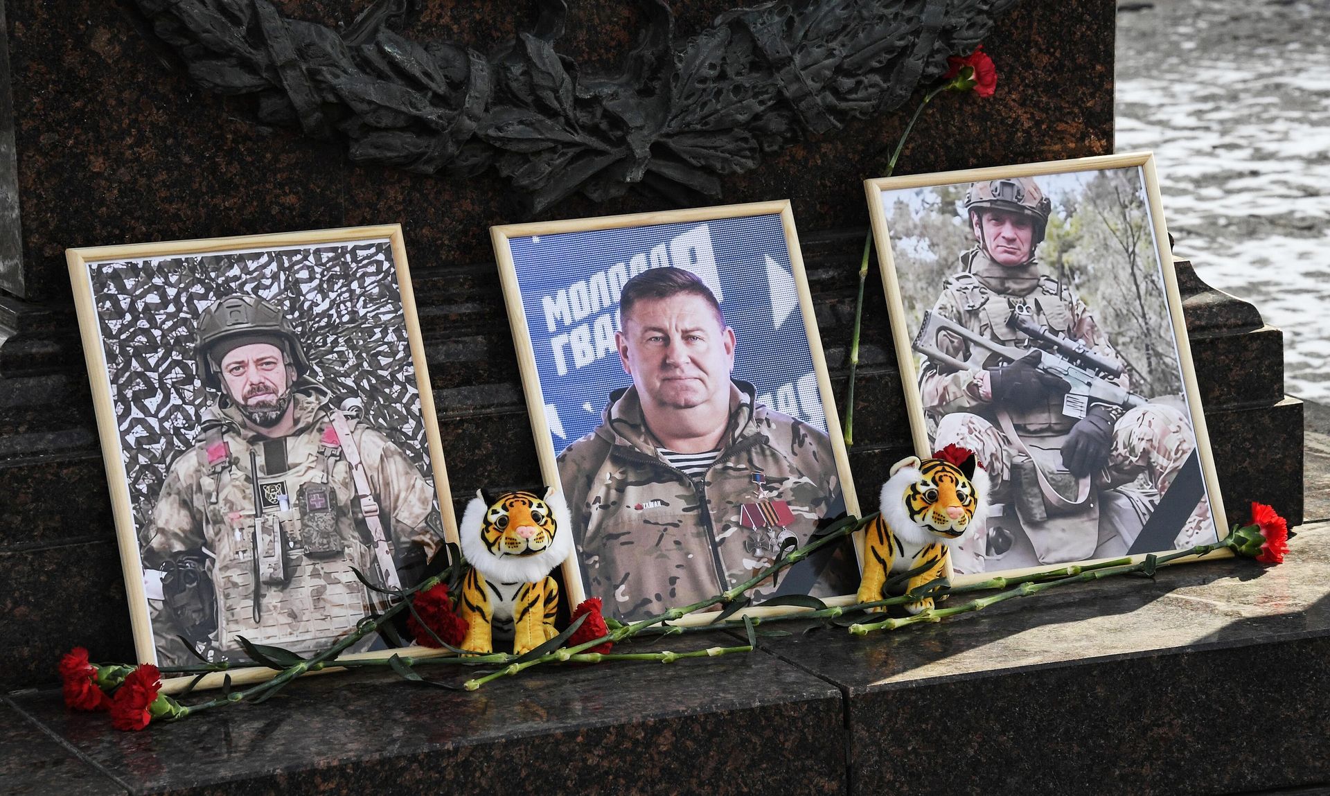 Церемония возложения цветов к мемориалу в память о погибших бойцах добровольческого отряда Тигр Церемония возложения цветов к мемориалу в память о погибших бойцах добровольческого отряда Тигр - РИА Новости, 1920, 12.02.2025