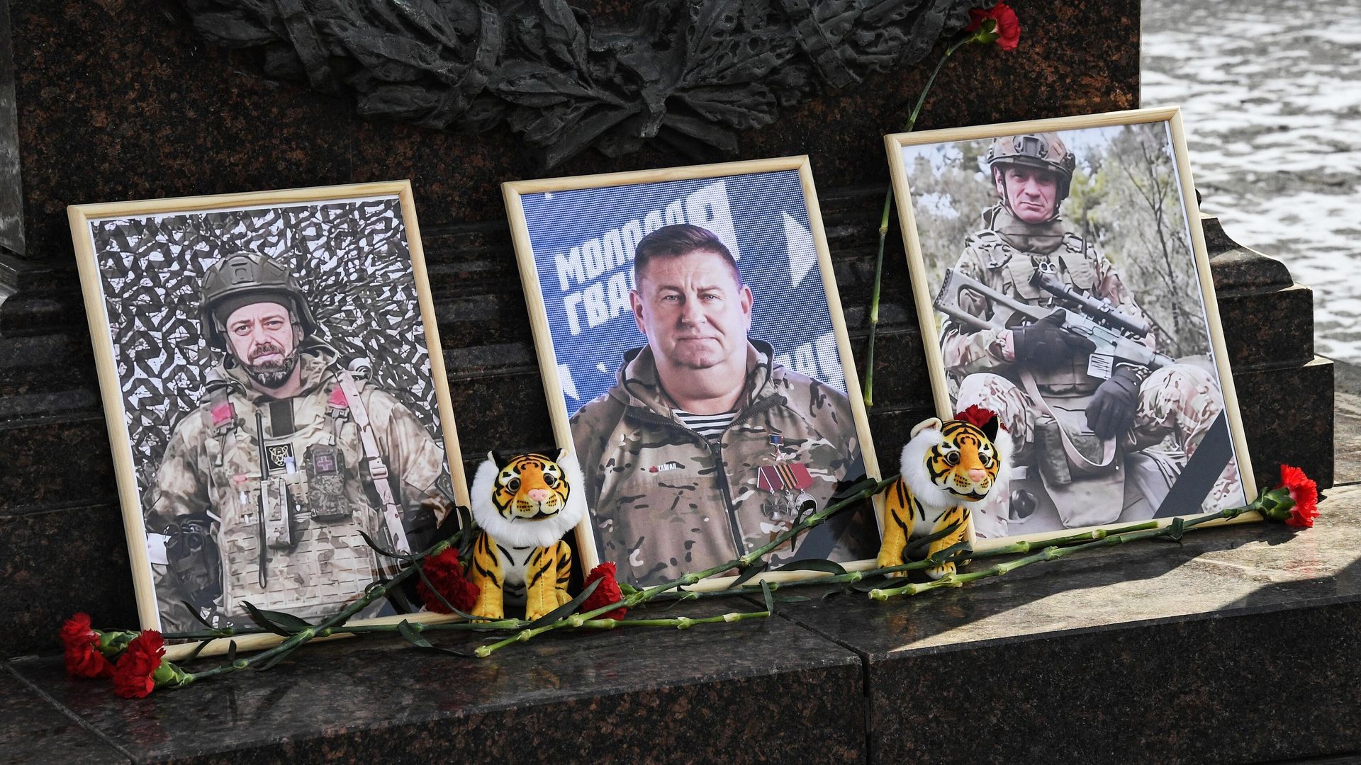 Церемония возложения цветов к мемориалу в память о погибших бойцах добровольческого отряда Тигр Церемония возложения цветов к мемориалу в память о погибших бойцах добровольческого отряда Тигр - РИА Новости, 1920, 05.02.2025