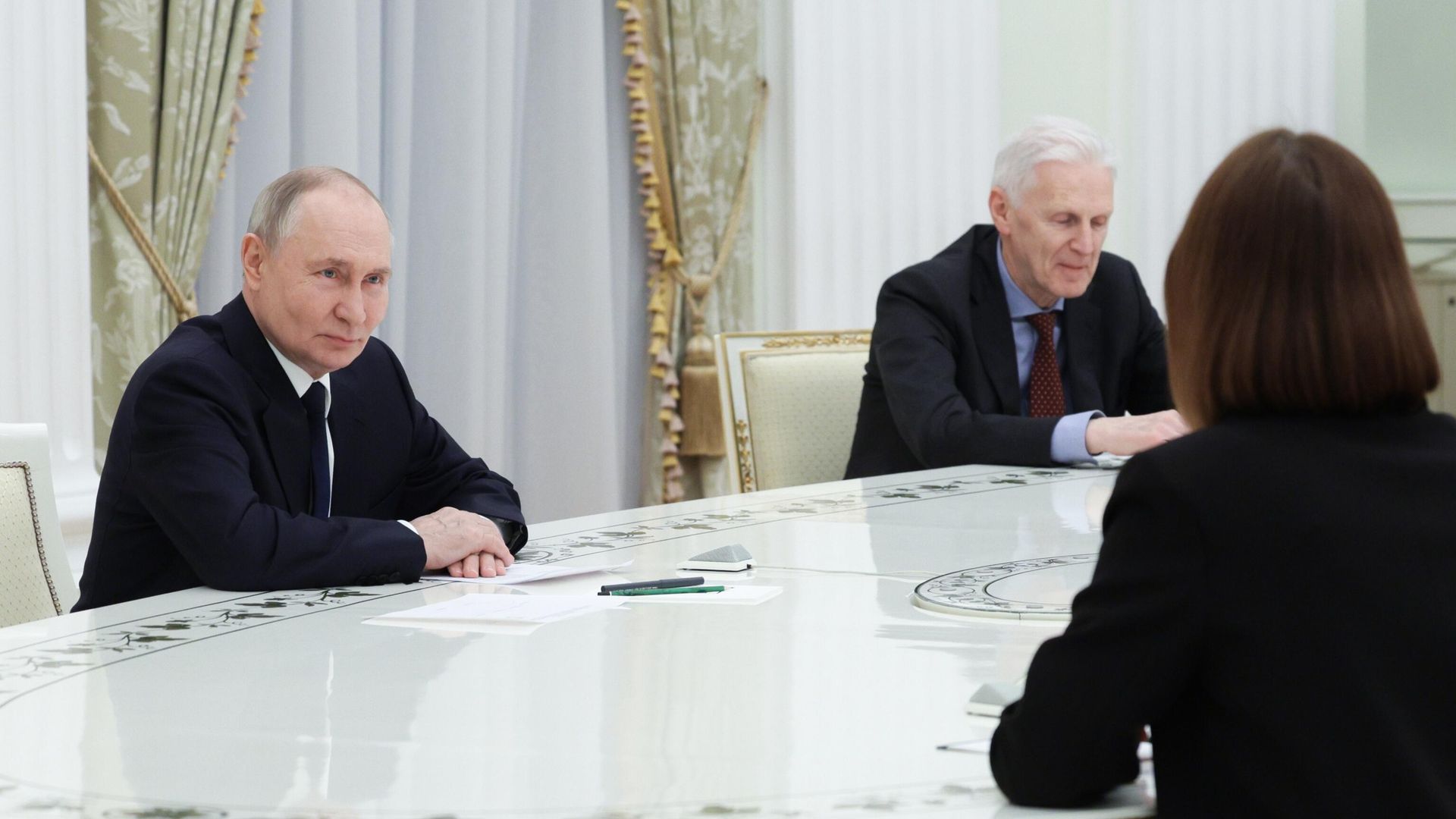 Президент России Владимир Путин на церемонии вручения премии президента в области науки и инноваций молодым ученым за 2024 год Президент России Владимир Путин на церемонии вручения премии президента в области науки и инноваций молодым ученым за 2024 год - РИА Новости, 1920, 06.02.2025