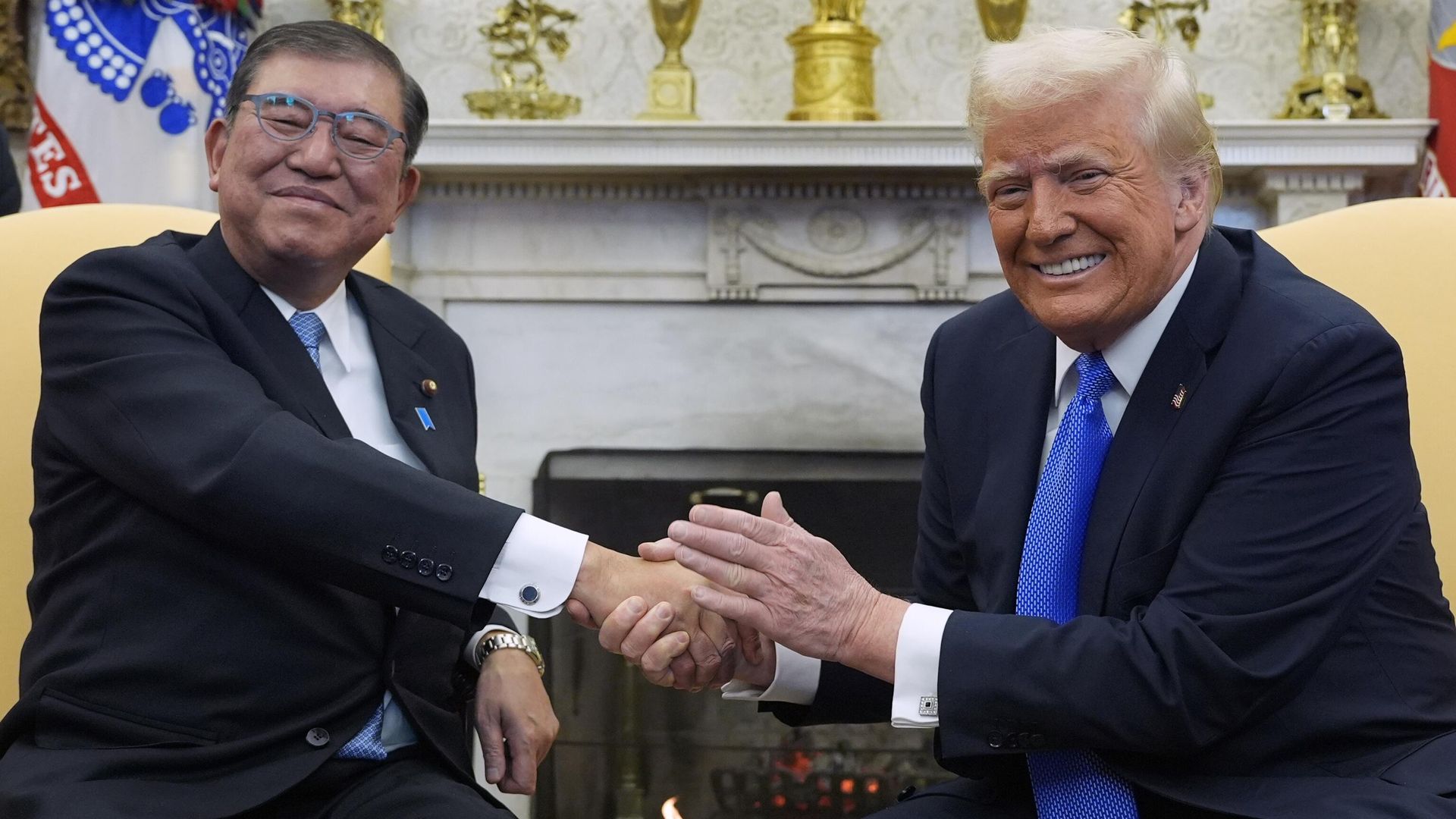 Президент США Дональд Трамп и премьер-министр Японии Сигэру Исиба во время встречи в Вашингтоне Президент США Дональд Трамп и премьер-министр Японии Сигэру Исиба во время встречи в Вашингтоне - РИА Новости, 1920, 08.02.2025