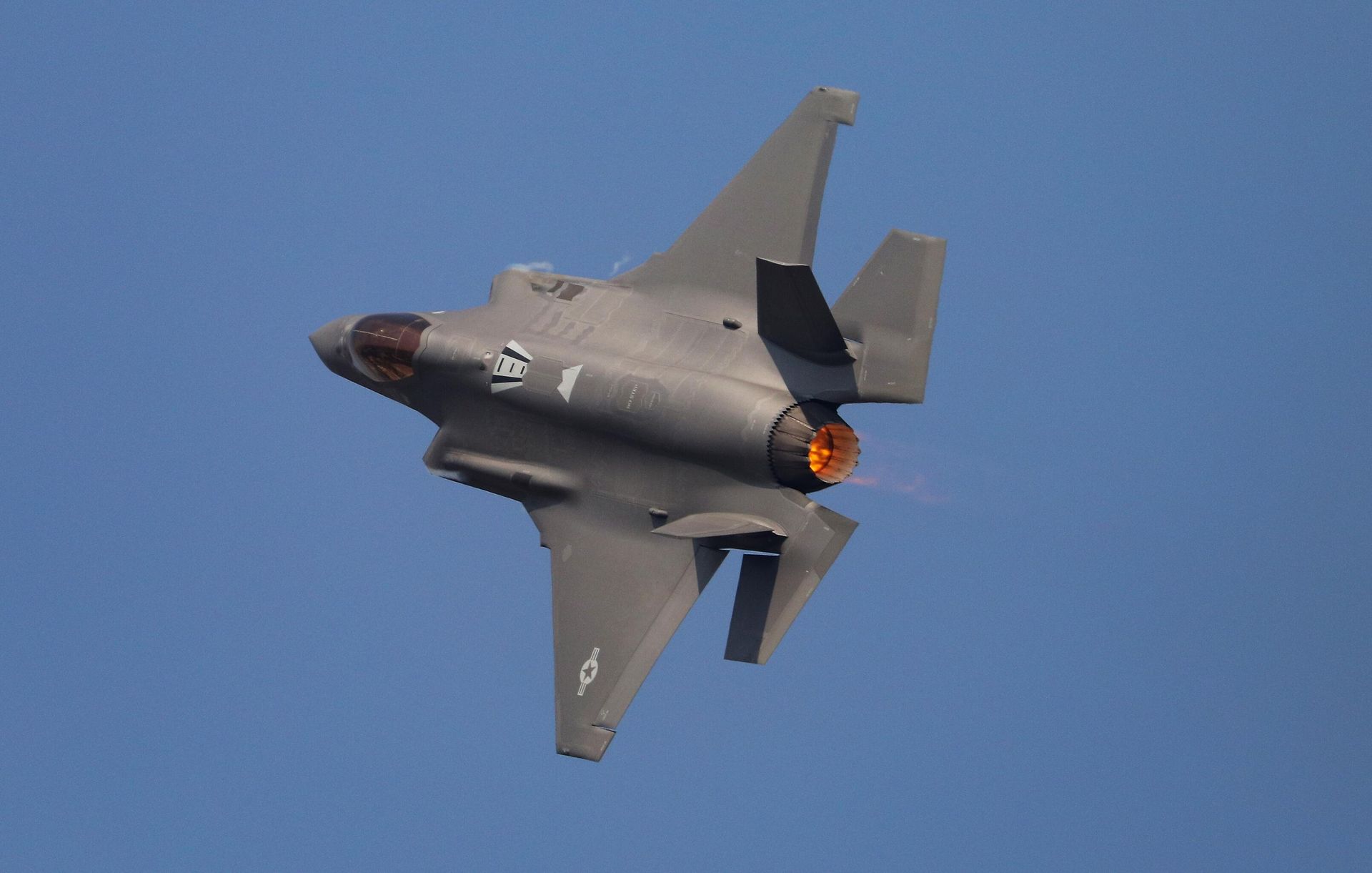 Американский истребитель-бомбардировщик F-35 Американский истребитель-бомбардировщик F-35 - РИА Новости, 1920, 25.03.2025