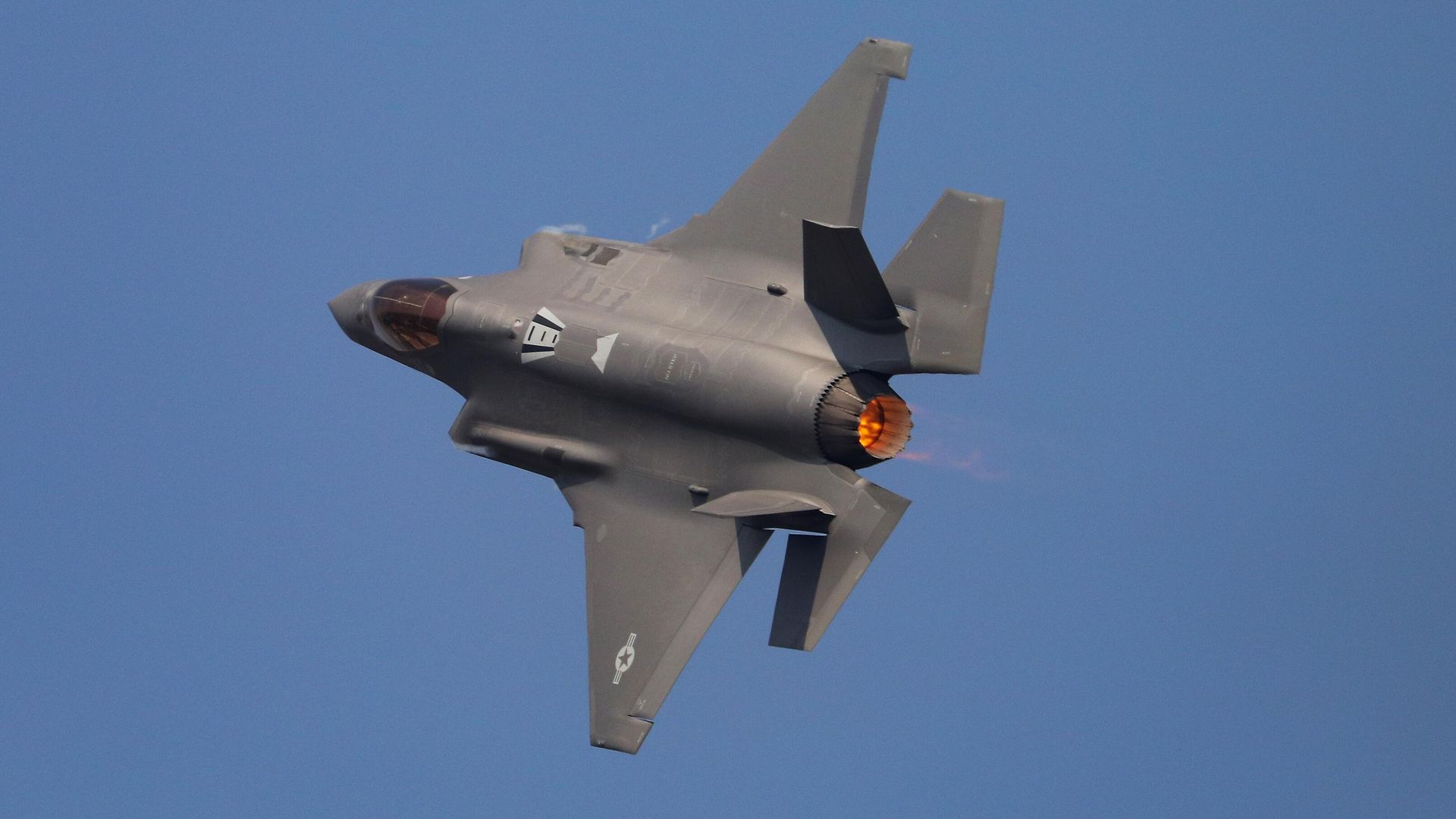 Американский истребитель-бомбардировщик F-35 Американский истребитель-бомбардировщик F-35 - РИА Новости, 1920, 09.03.2026