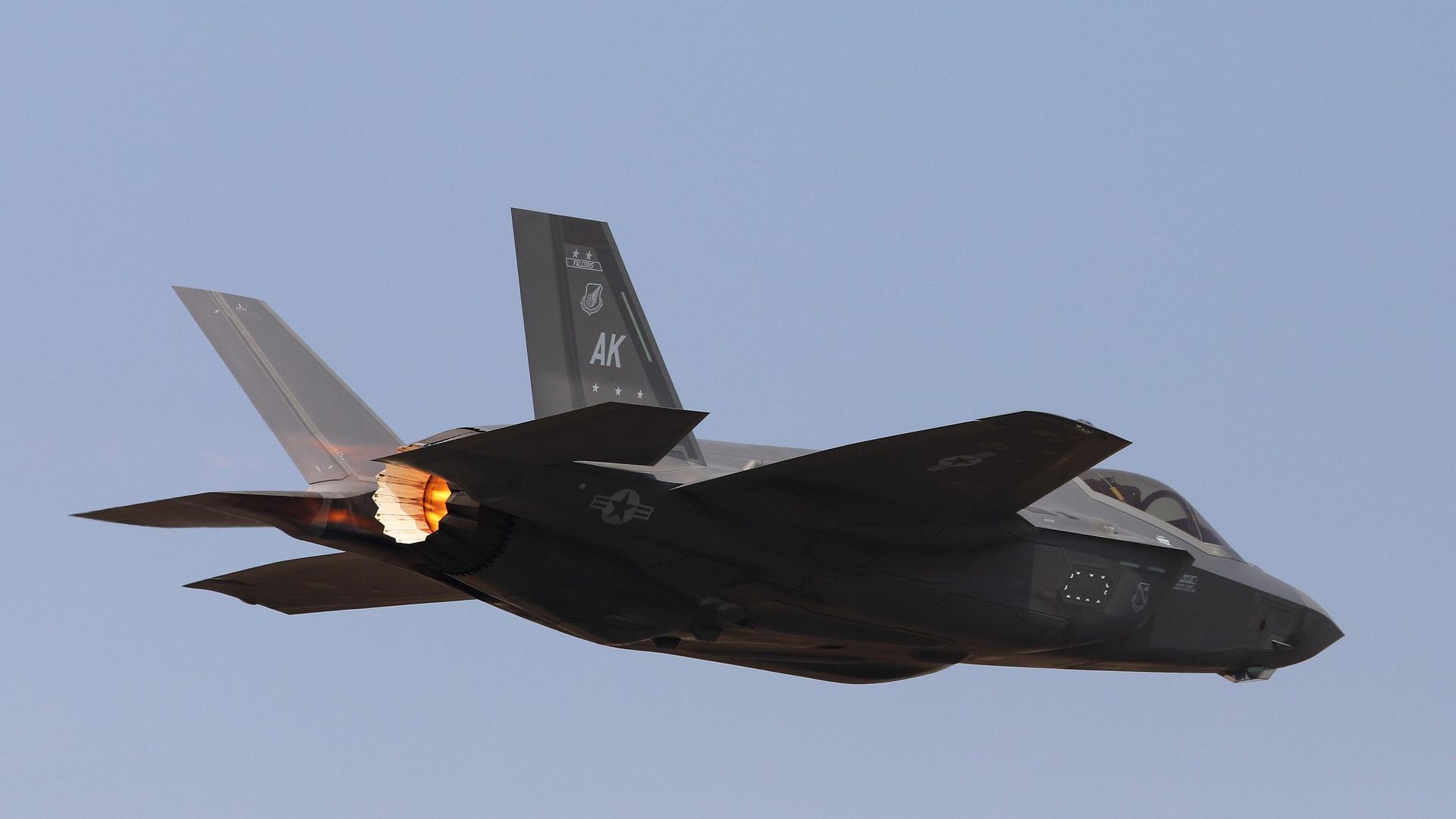 Американский истребитель-бомбардировщик F-35 Американский истребитель-бомбардировщик F-35 - РИА Новости, 1920, 08.08.2025