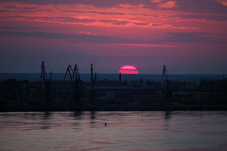 Рассвет над Волгой в Нижнем Новгороде