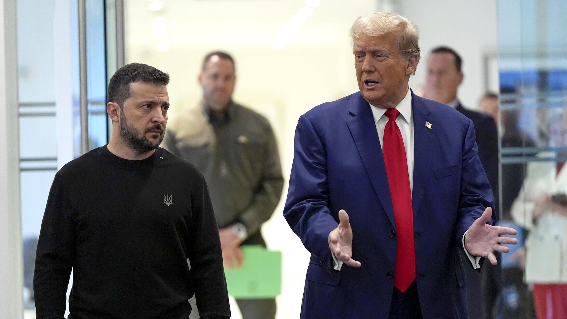 Владимир Зеленский и Дональд Трамп во время встречи в Нью-Йорке Владимир Зеленский и Дональд Трамп во время встречи в Нью-Йорке - РИА Новости, 1920, 11.02.2025