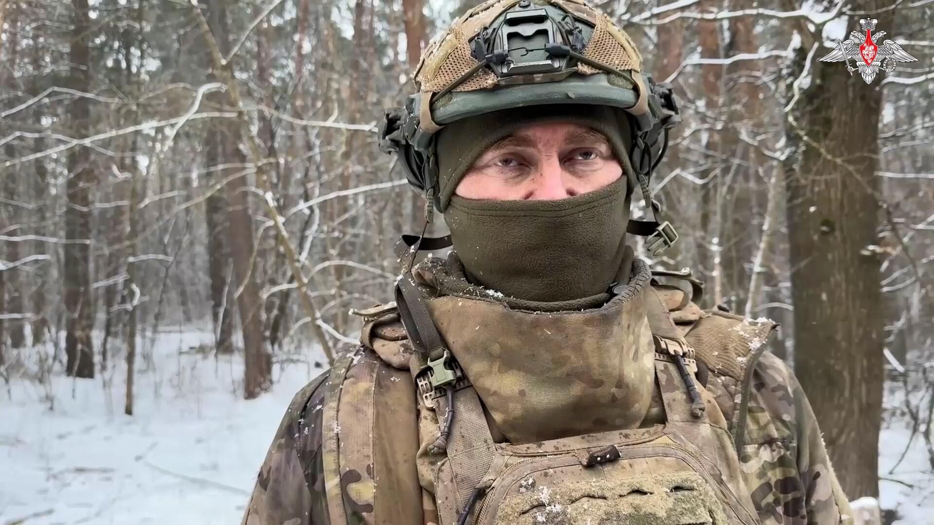 Военнослужащий об эвакуации мирных жителей освобожденного села Николаево-Дарьино Военнослужащий об эвакуации мирных жителей освобожденного села Николаево-Дарьино - РИА Новости, 1920, 12.02.2025