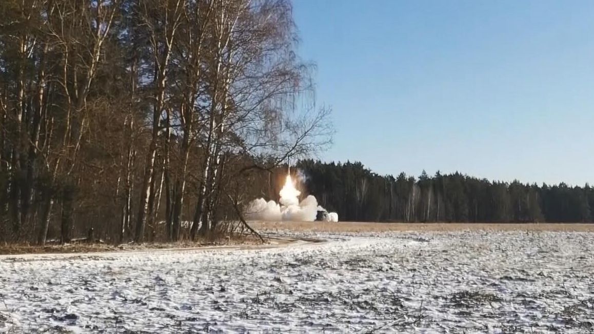 Оперативно-тактический комплекс Искандер производит запуск ракеты по объектам военной инфраструктуры ВСУ Оперативно-тактический комплекс Искандер производит запуск ракеты по объектам военной инфраструктуры ВСУ - РИА Новости, 1920, 03.03.2025