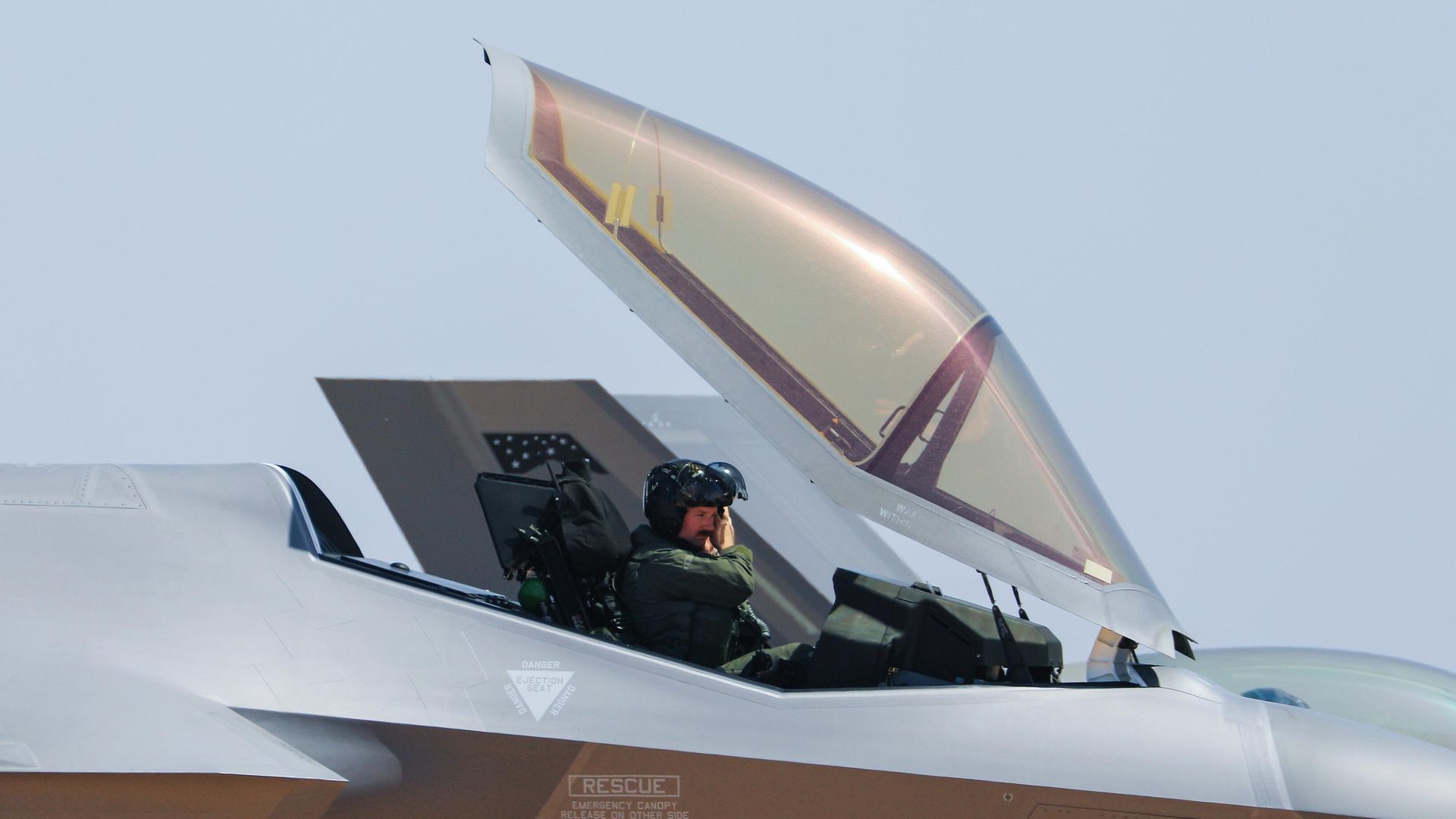 Истребитель-бомбардировщик F-35 Истребитель-бомбардировщик F-35 - РИА Новости, 1920, 20.08.2025